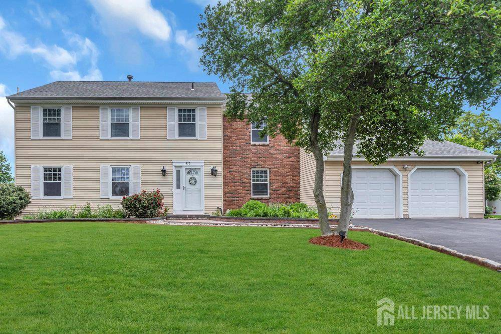 51 Sturbridge DR, Piscataway, NJ 08854