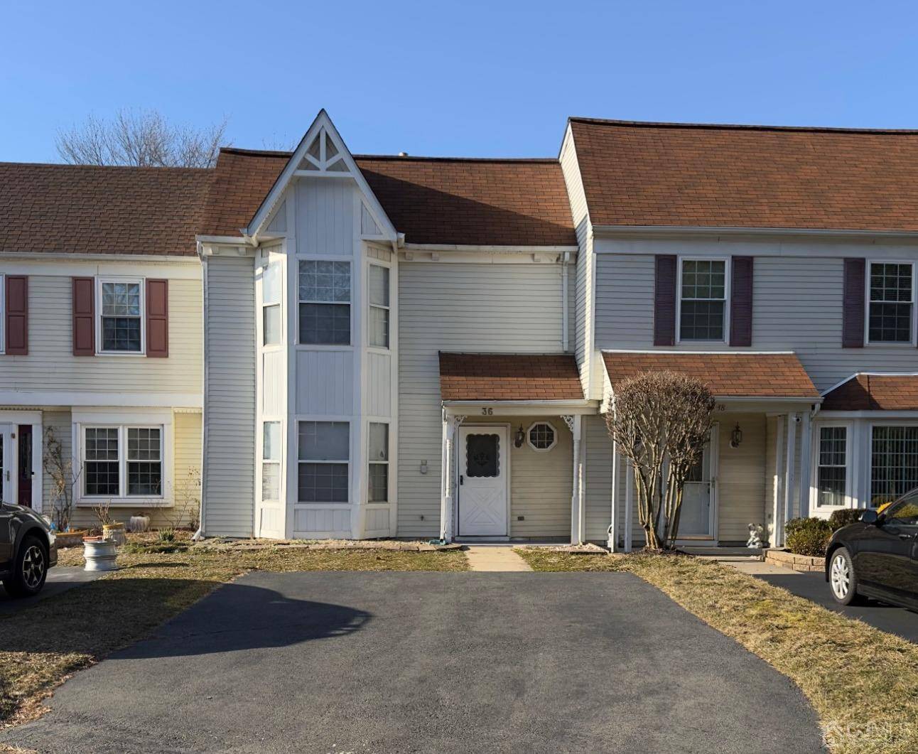 36 Bennett CT, East Brunswick, NJ 08816