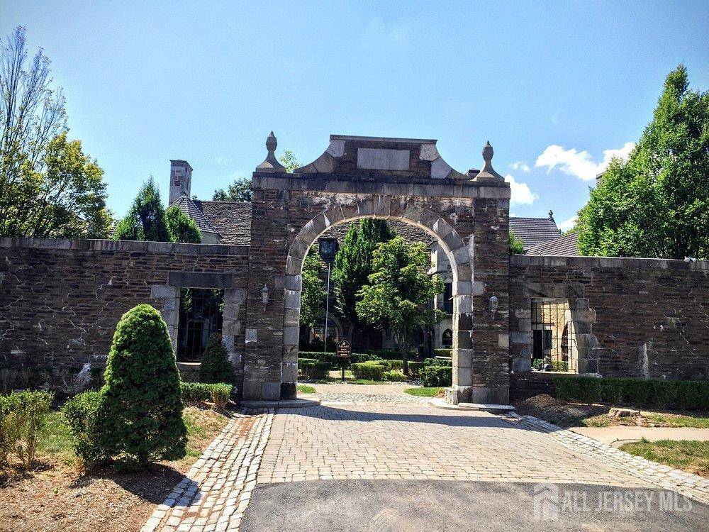 Highland Park, NJ 08904,433 River RD