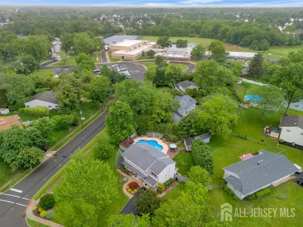 South Brunswick, NJ 08824,16 Russet RD