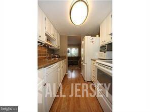 South Brunswick, NJ 08852,34 Beechwood CT