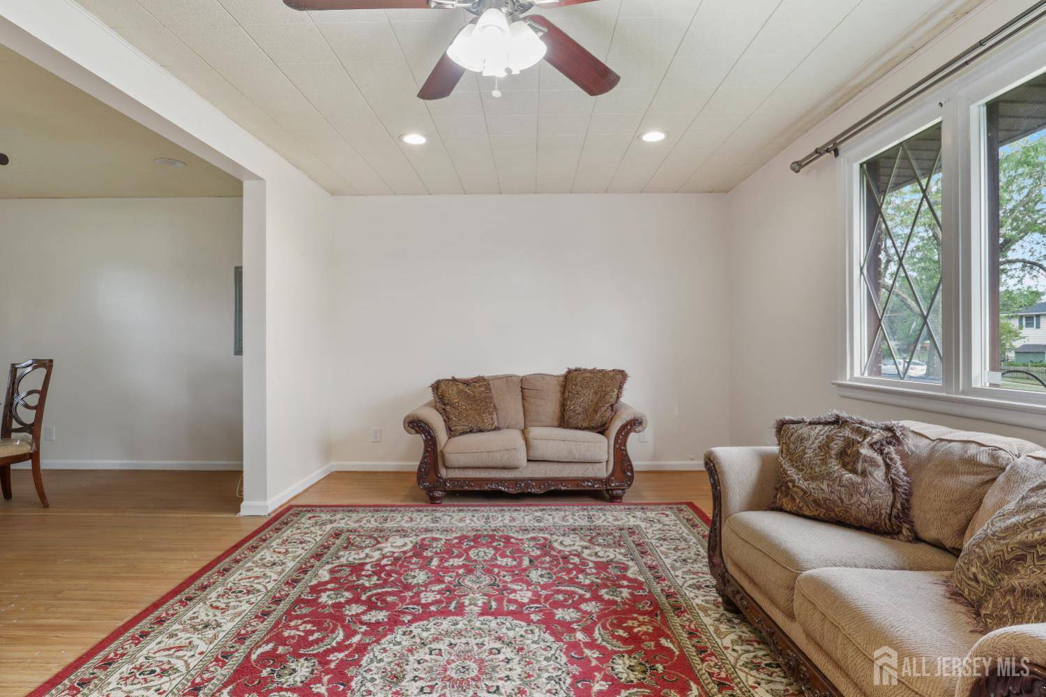 Cherry Hill, NJ 08034,124 Oakdale RD