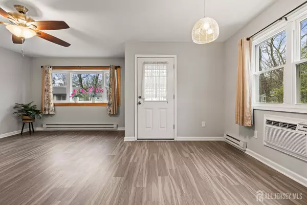Whiting, NJ 08759,7 Virginia DR #B