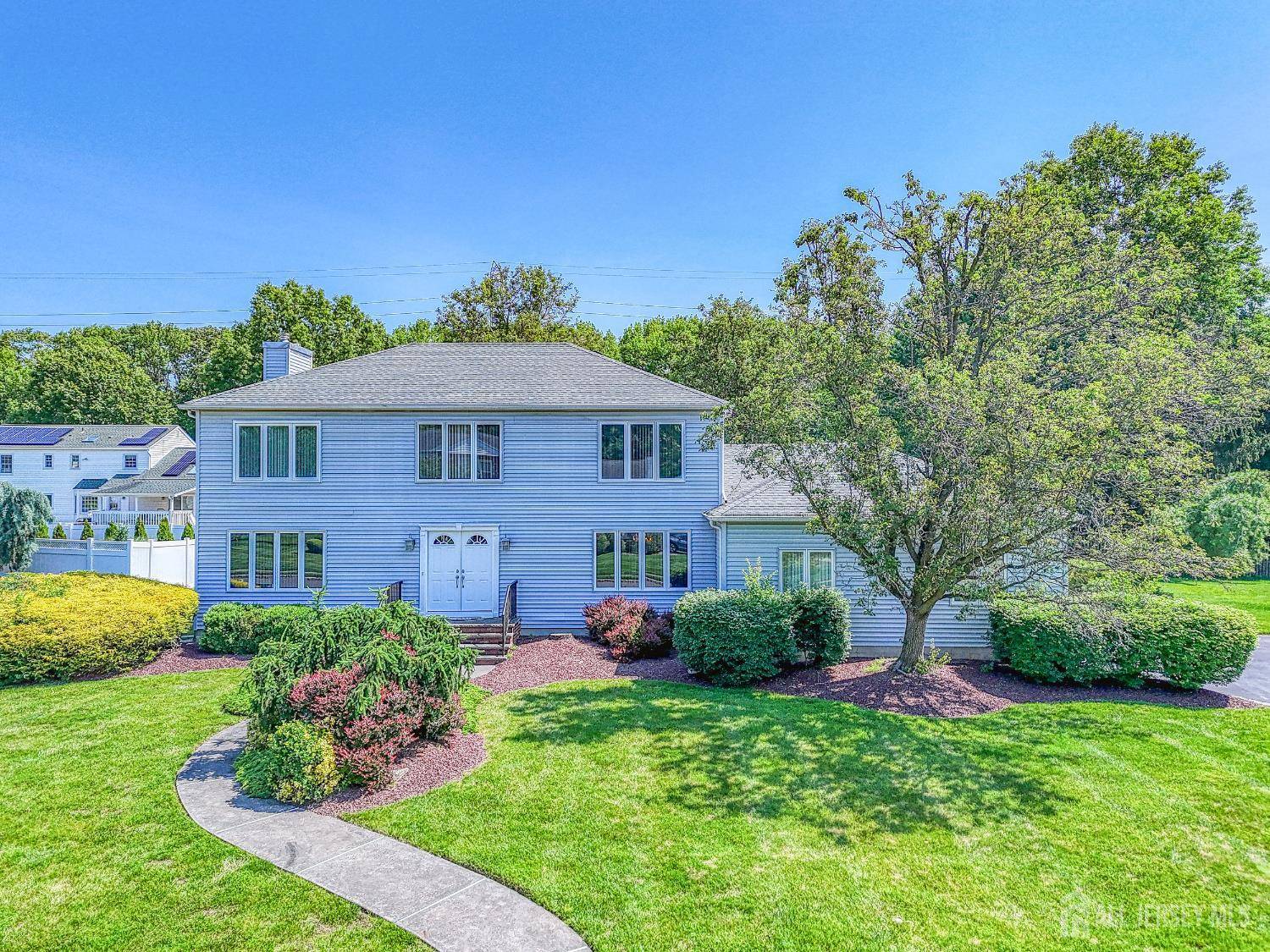 38 Silver Hollow, North Brunswick, NJ 08902