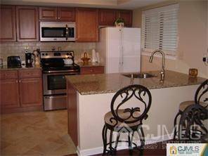 Monroe, NJ 08831,33 Haddon RD #B