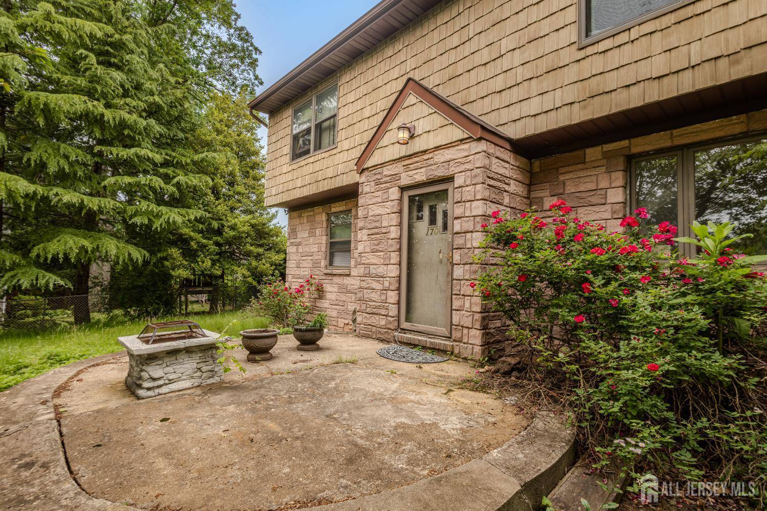 Colonia, NJ 07067,170 Jordon RD