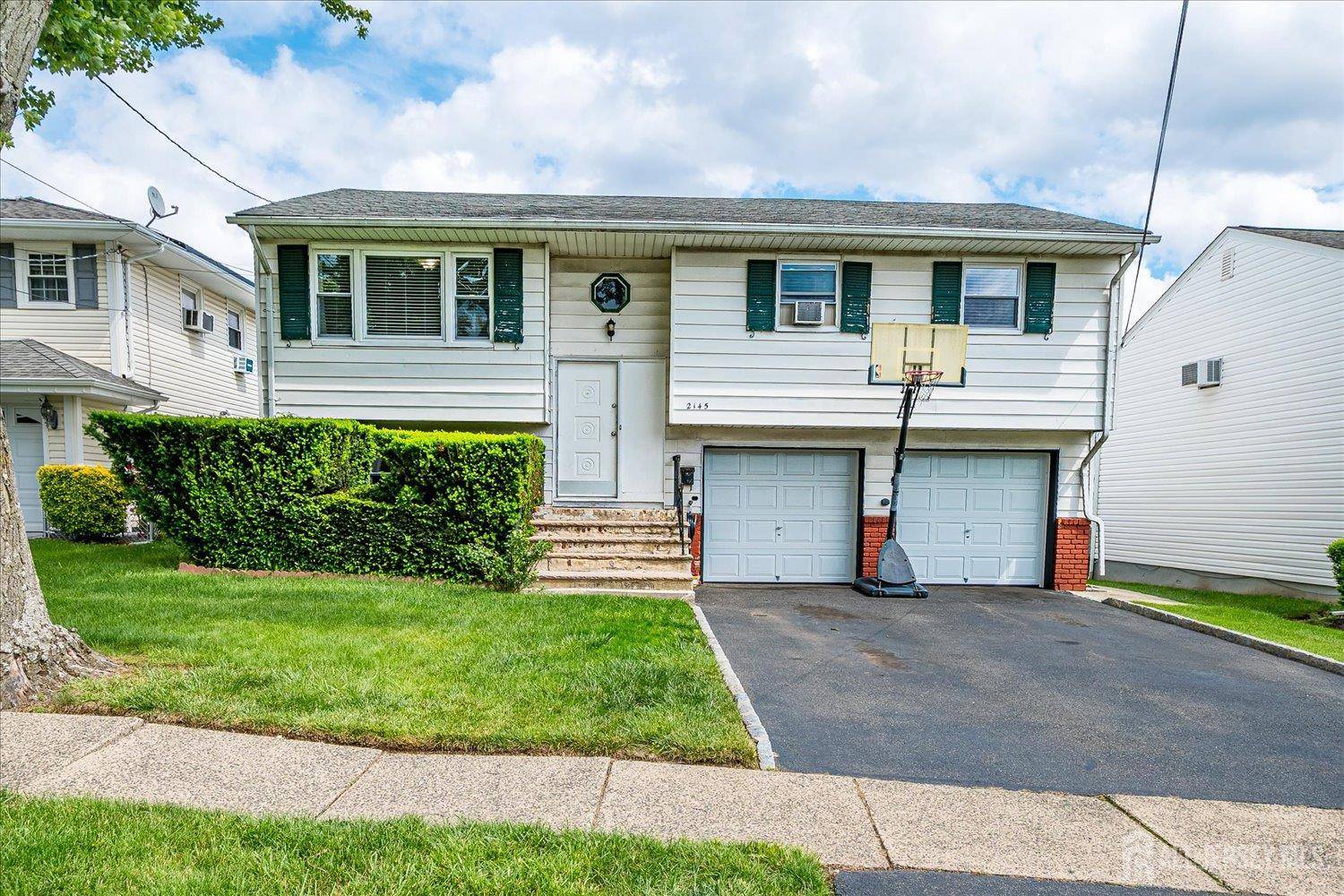 2145 Keller CRES, Union Twp, NJ 07083