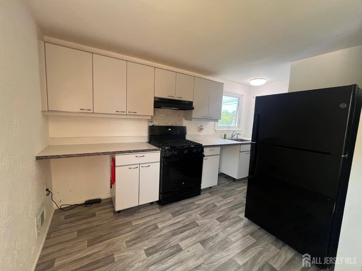 South Amboy, NJ 08879,14 Barkalow ST