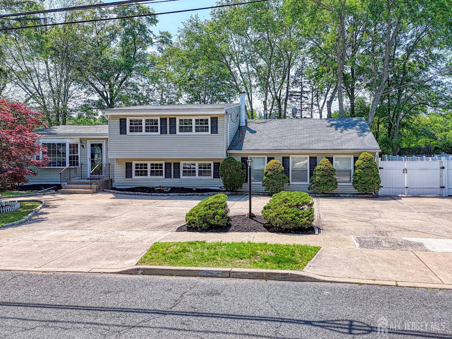 281 Cindy ST, Old Bridge, NJ 08857