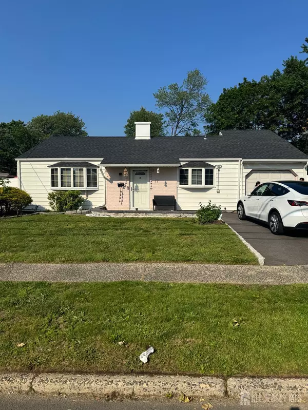 17 Raleigh RD, Edison, NJ 08817