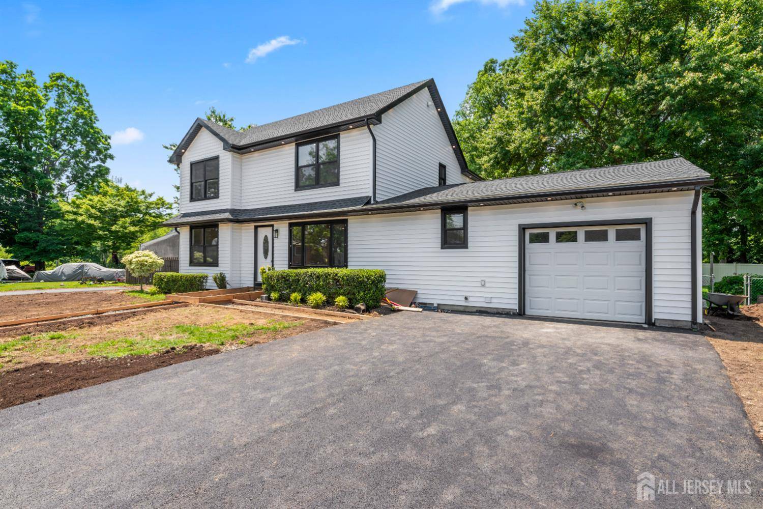 13 Lauretta Dr DR, East Brunswick, NJ 08816