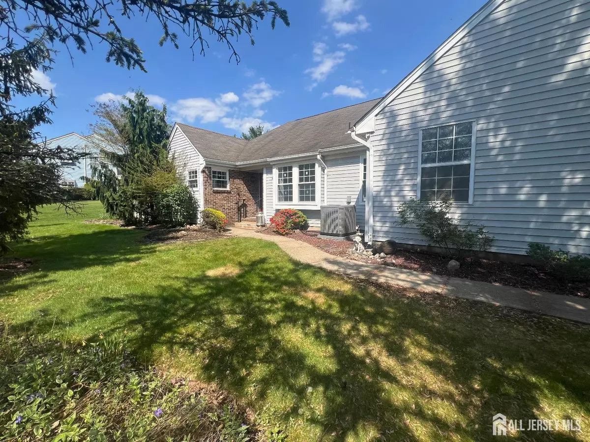 Monroe, NJ 08831,16 Canterbury DR