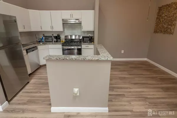 North Brunswick, NJ 08902,84 Clay ST