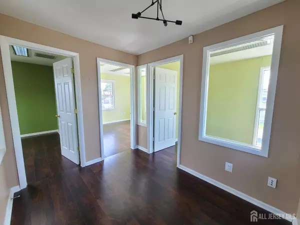 Edison, NJ 08817,1595 Lincoln Hwy Rt.27