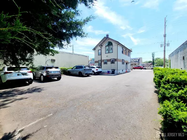 1595 Lincoln Hwy Rt.27, Edison, NJ 08817