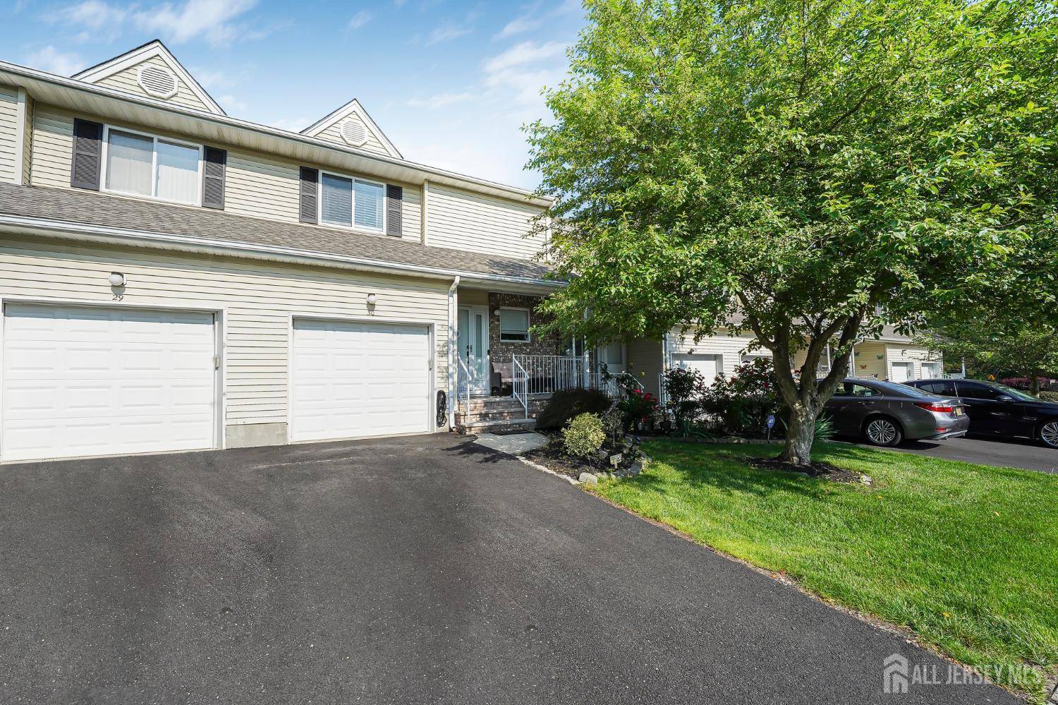 30 Forest Garden DR, Old Bridge, NJ 07747
