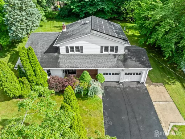 East Brunswick, NJ 08816,6 Dexter RD