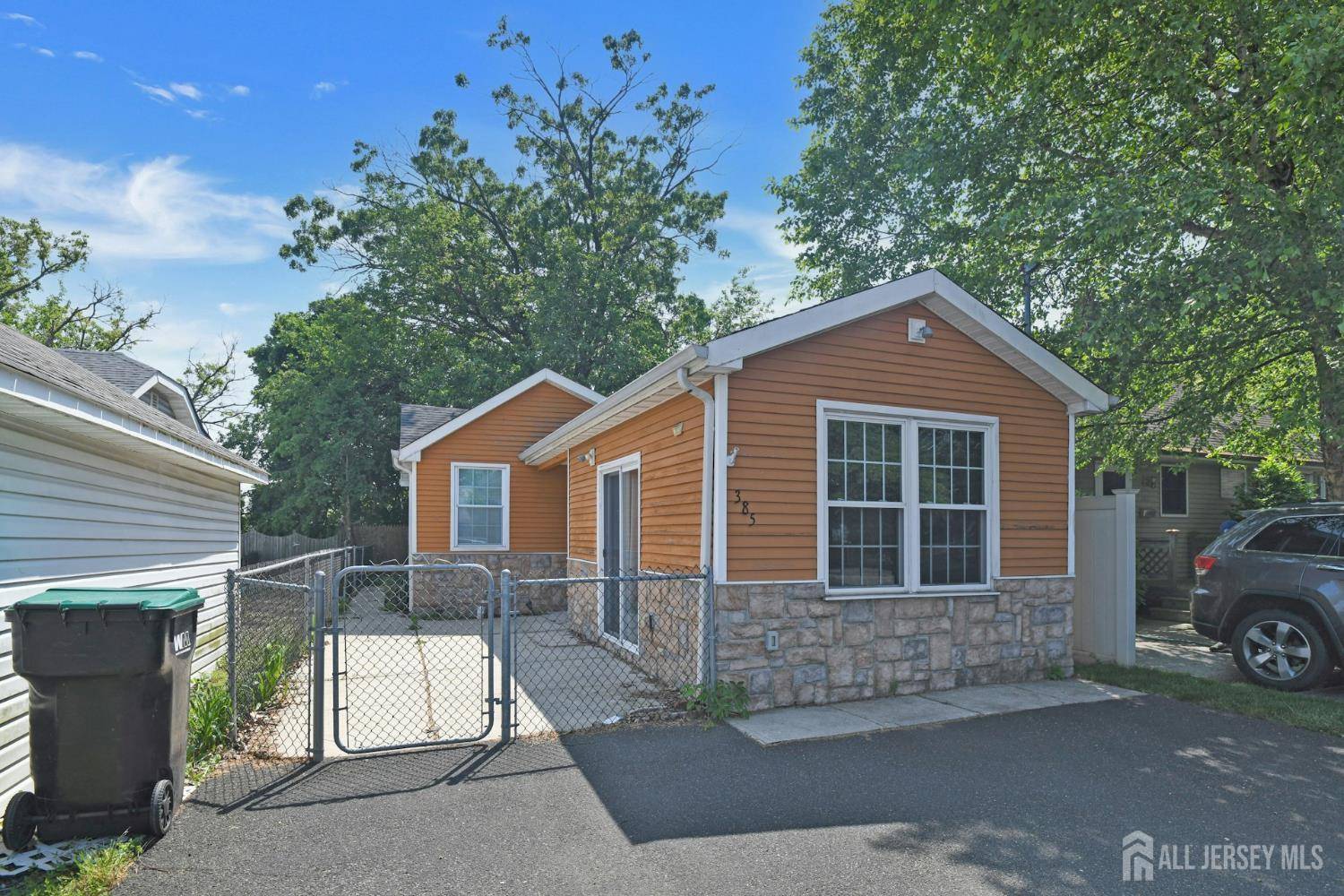 Old Bridge, NJ 08879,385 Shoreland CIR
