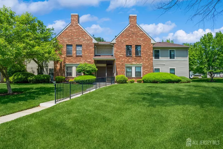 114 Griggs PL, East Brunswick, NJ 08816