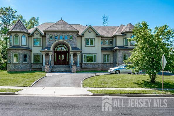 87 Ellmyer RD, Edison, NJ 08820