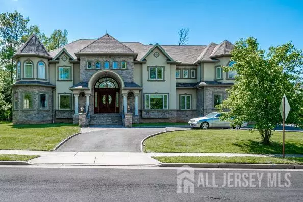 87 Ellmyer RD, Edison, NJ 08820