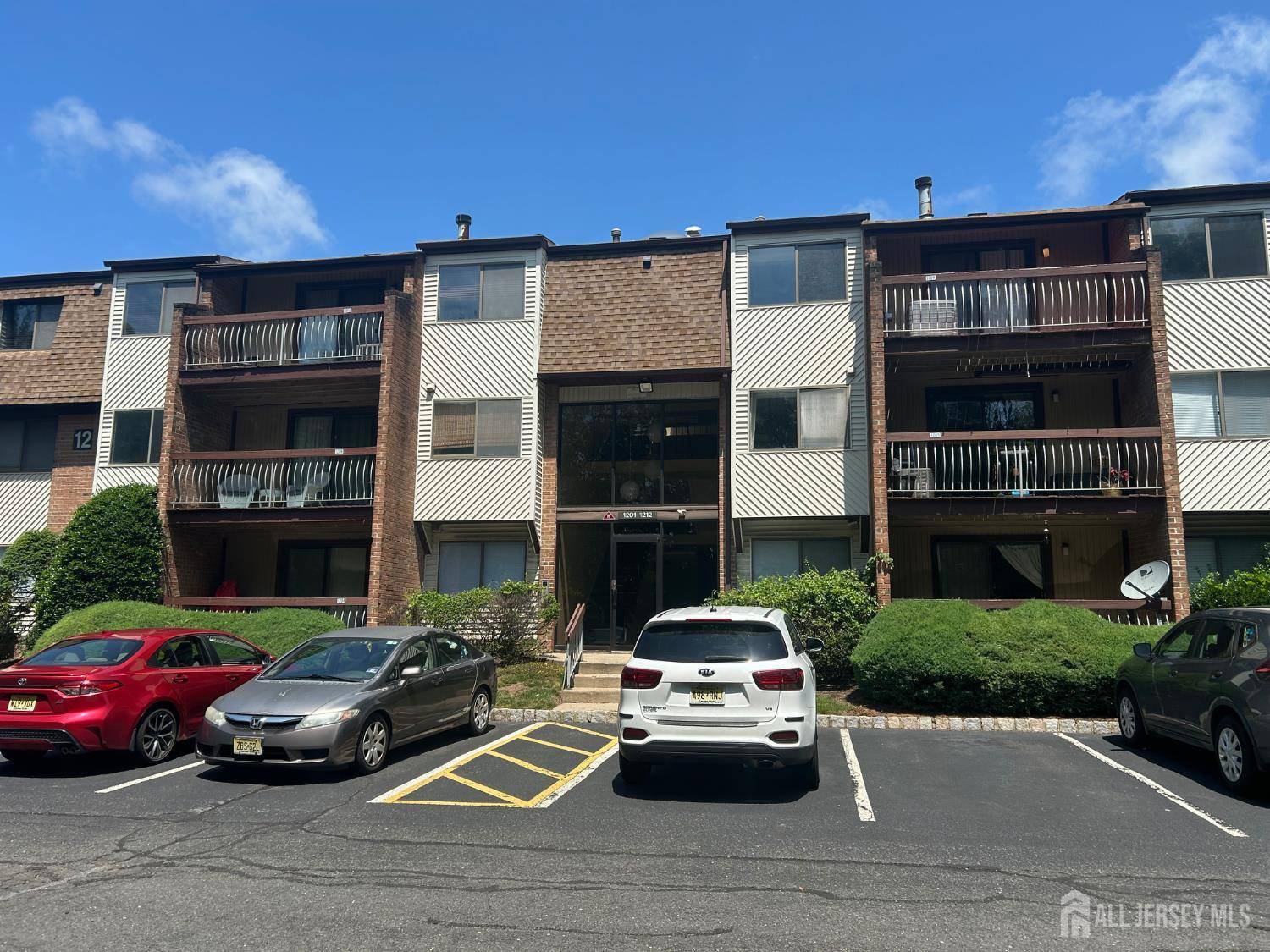 1212 Edison Glen TER, Edison, NJ 08837