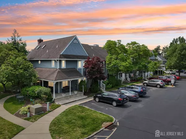 12 Regal DR, South Brunswick, NJ 08852