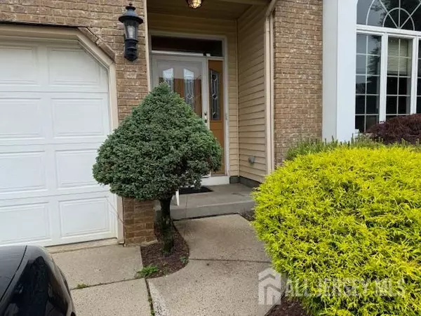 Monroe, NJ 08831,102 Leeds LN
