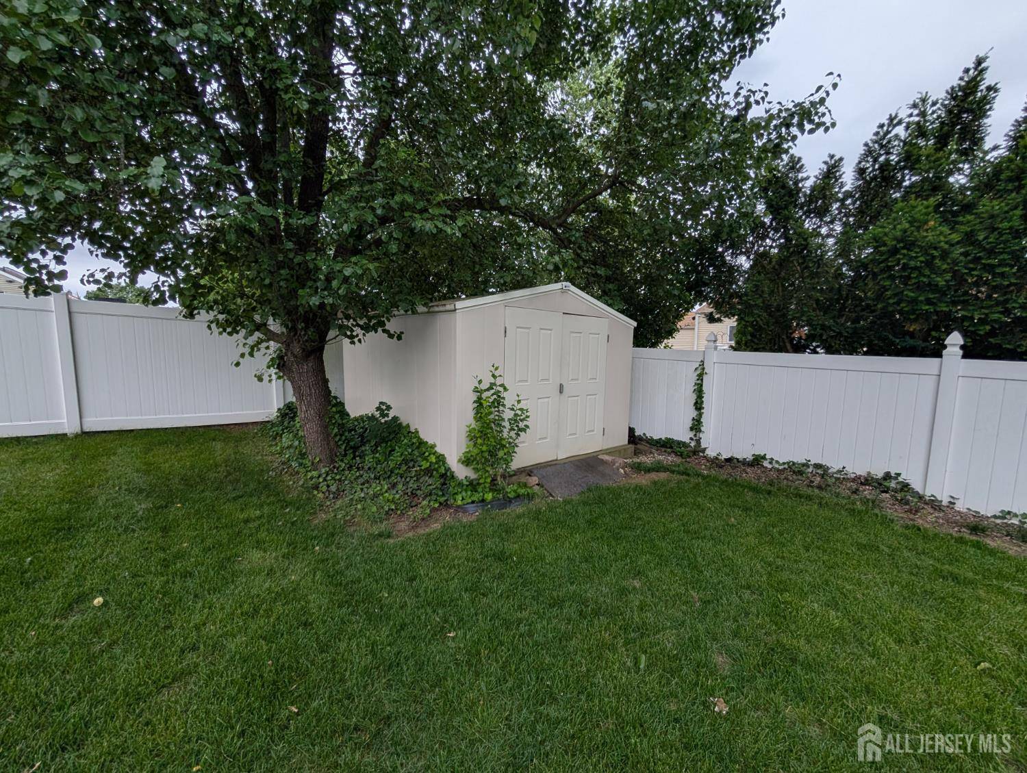 Old Bridge, NJ 08857,23 Orchard DR