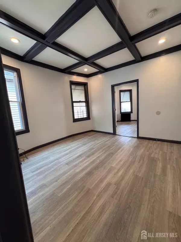 211 N 13th ST #2, Newark, NJ 07107