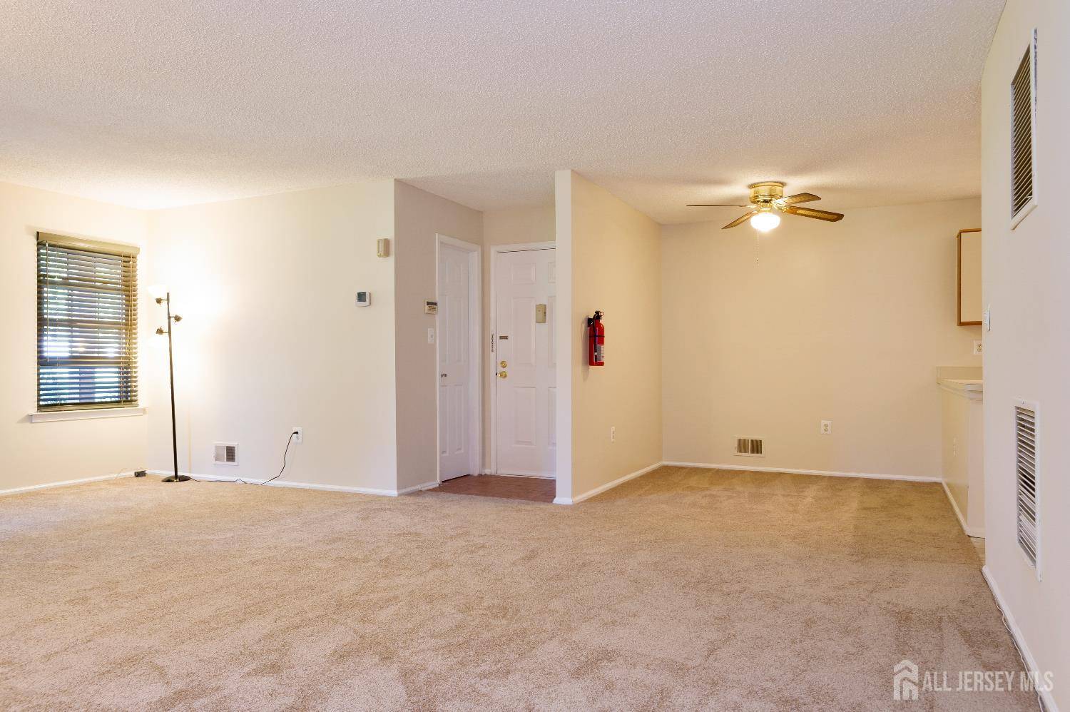 East Brunswick, NJ 08816,98 Griggs PL