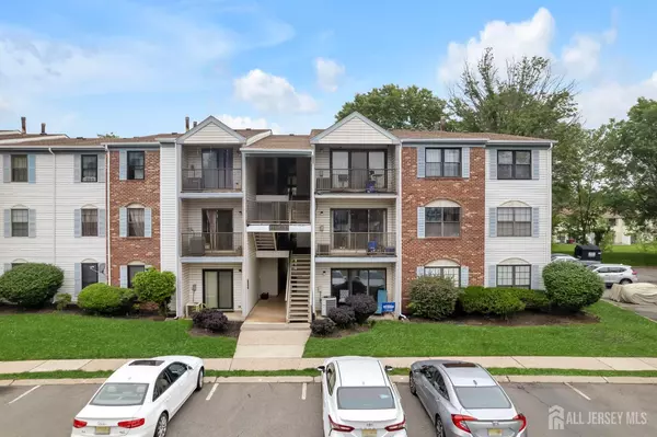 352 Lancaster CT, Piscataway, NJ 08854