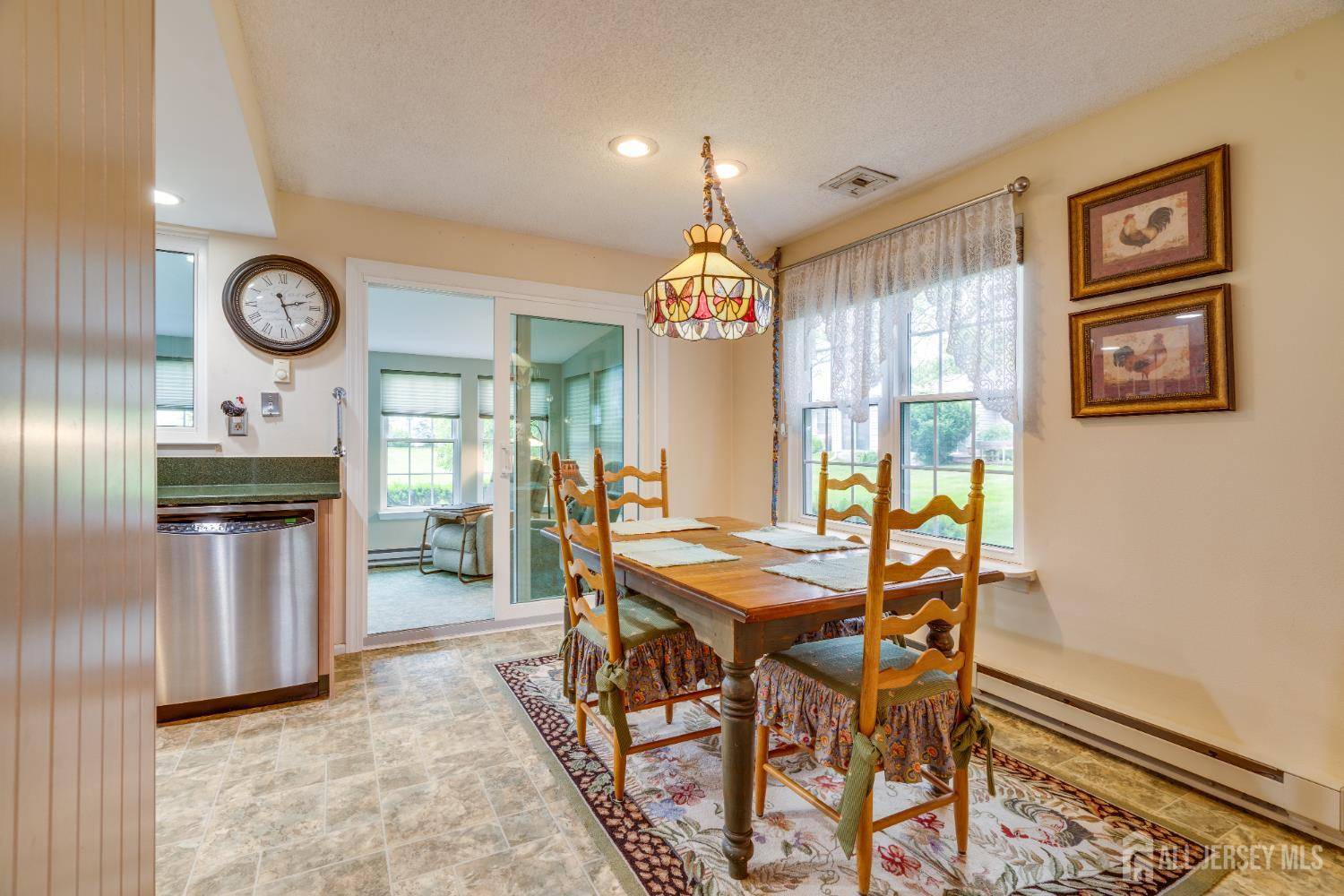 Monroe, NJ 08831,152 Chatham DR #A