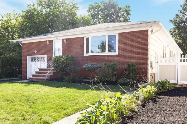 496 Ragland DR, Roselle Park, NJ 07204