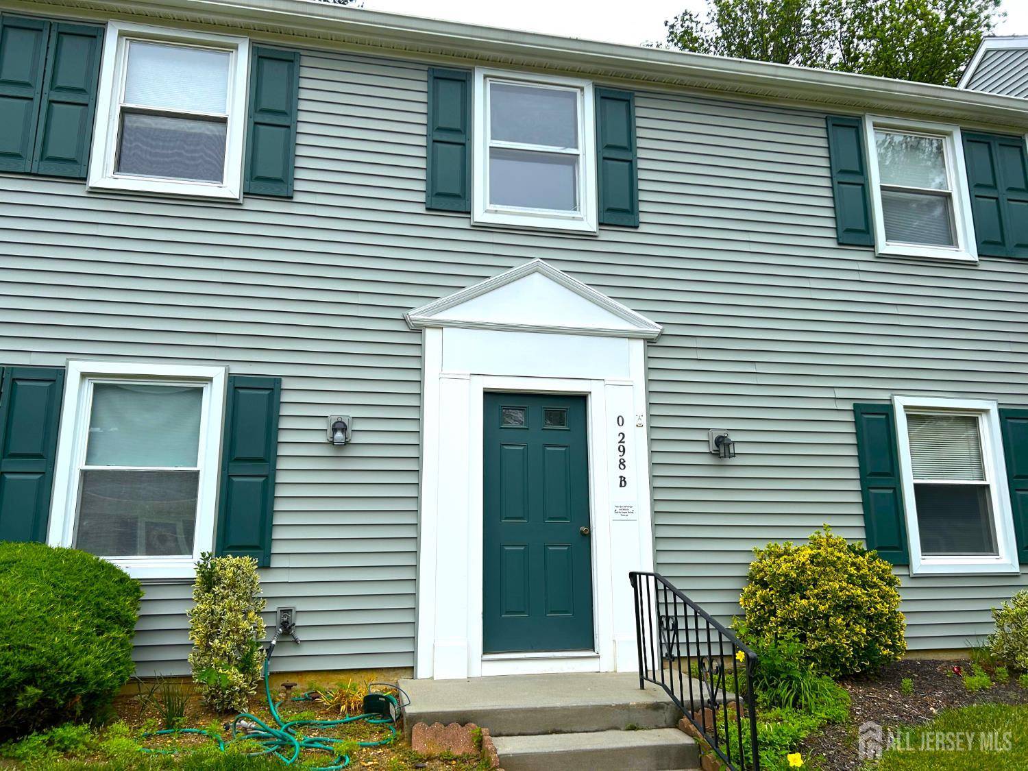 298-B Sharon WAY, Monroe, NJ 08831