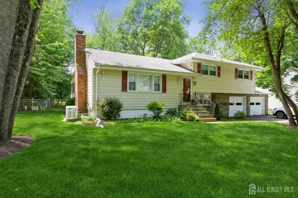 Edison, NJ 08820,34 Remington DR