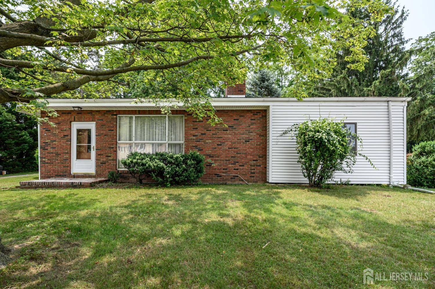 861 Centerton RD, Mount Laurel, NJ 08054