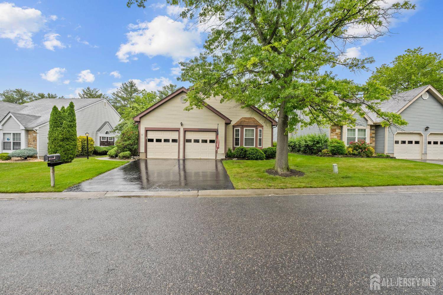 31 Ingram DR, Monroe, NJ 08831