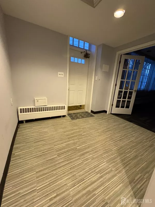 South River, NJ 08882,141 Main ST