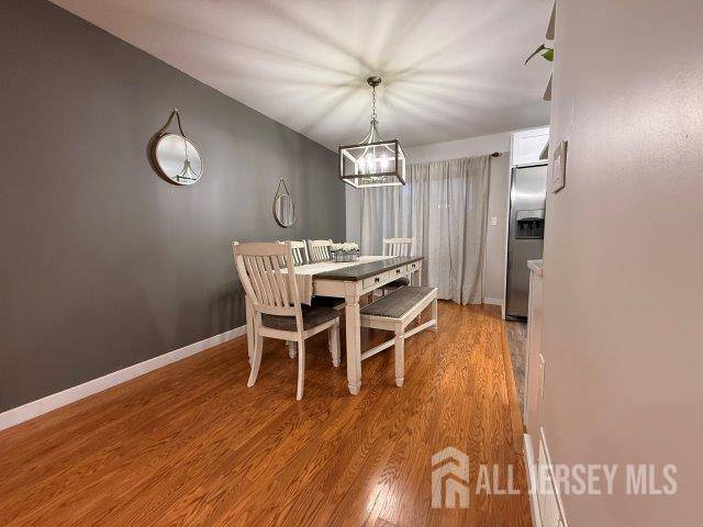Fords, NJ 08863,13 Heritage LN