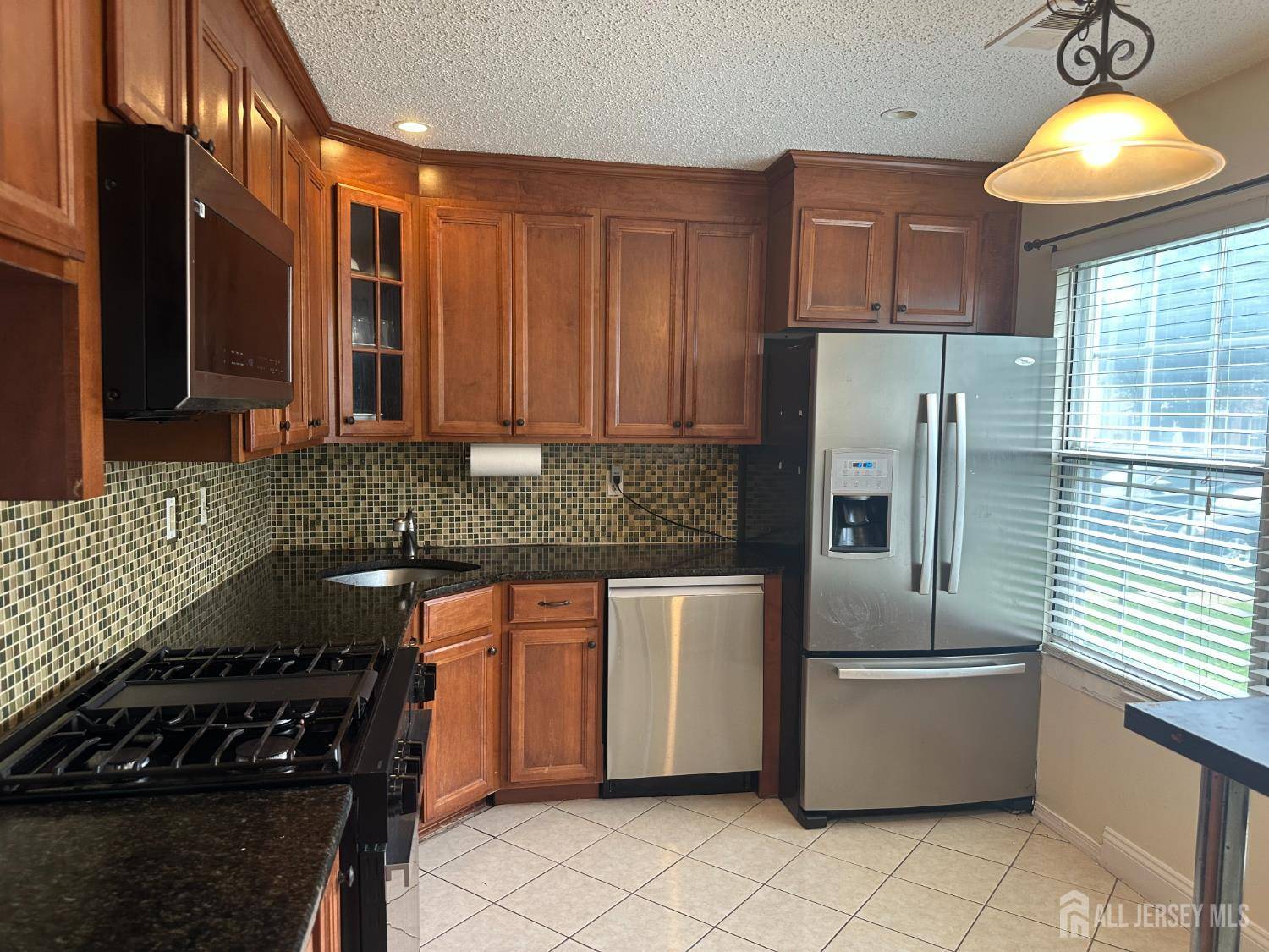 13 Albury WAY, North Brunswick, NJ 08902