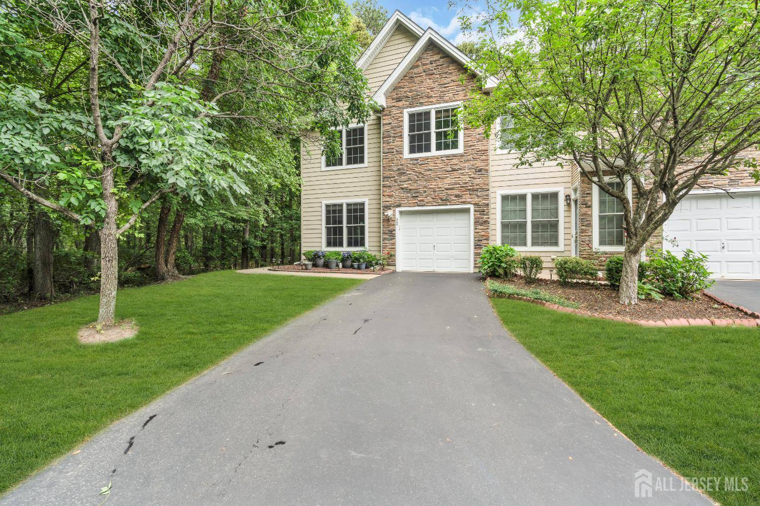 22 Daffodil WAY, Old Bridge, NJ 08857