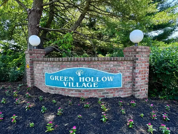 311 Green Hollow DR, Iselin, NJ 08830