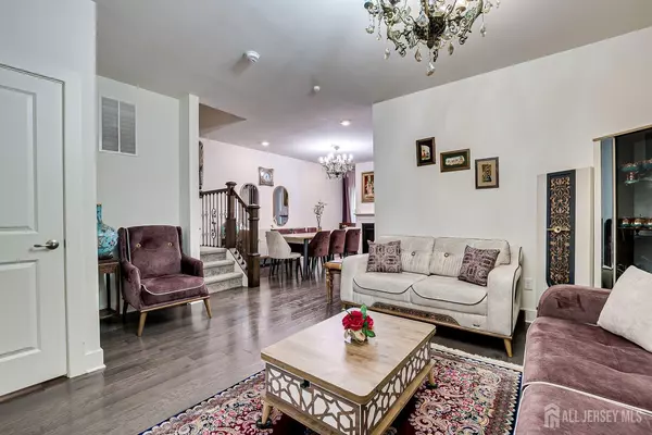 Monroe, NJ 08831,1517 paxton LN