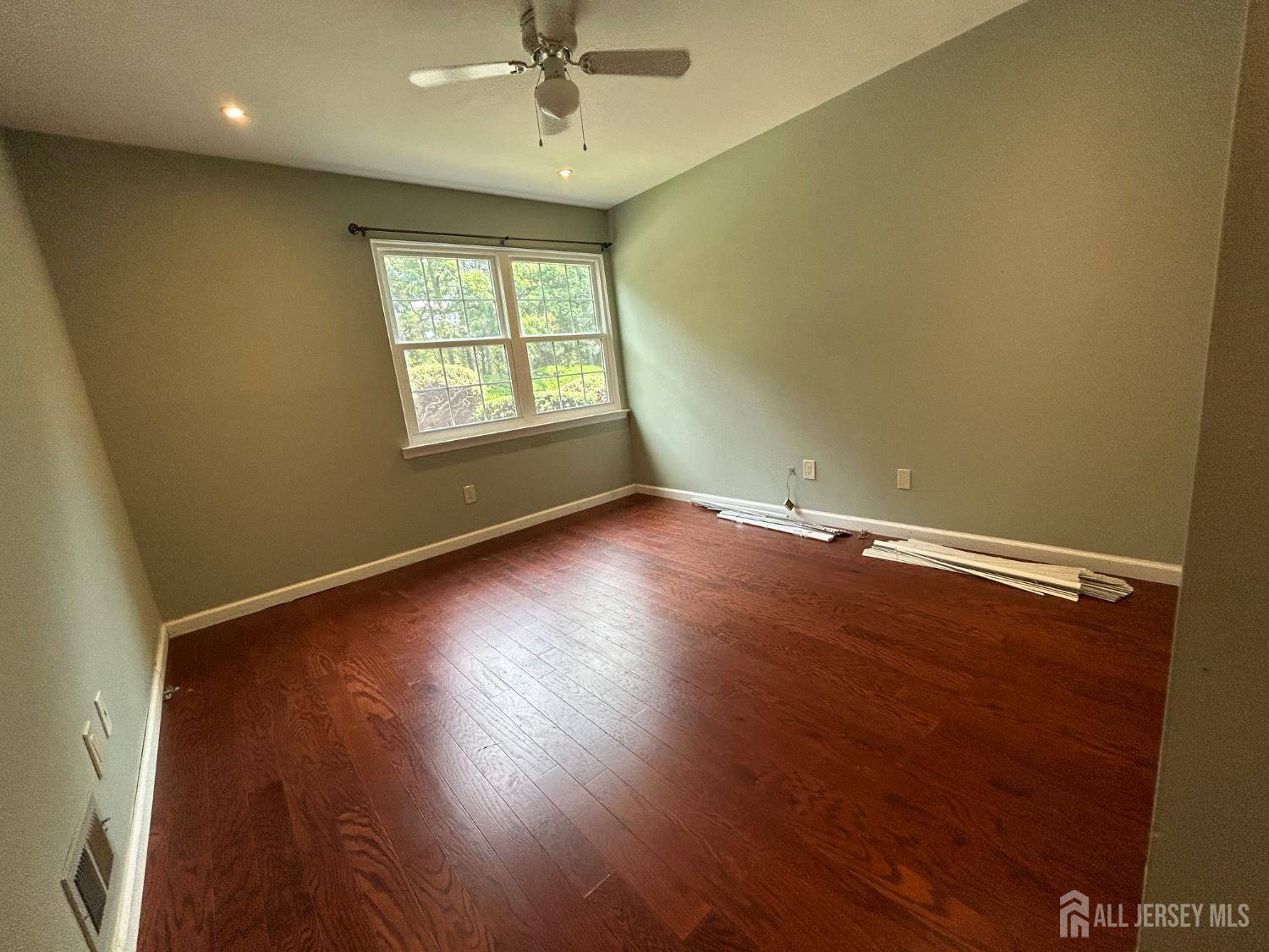 Woodbridge Proper, NJ 07095,219 Sierra CT