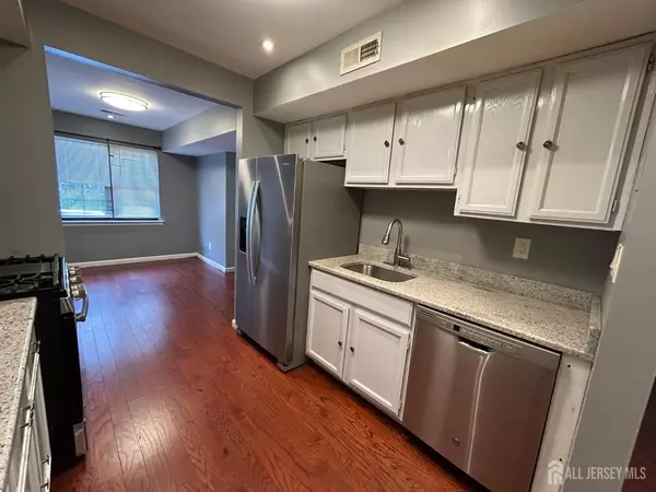 Woodbridge Proper, NJ 07095,219 Sierra CT