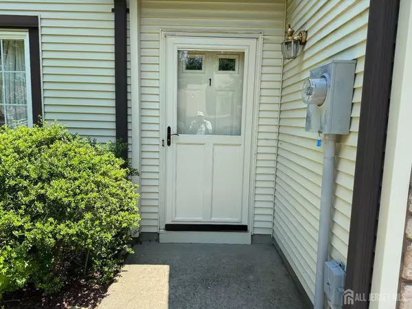 Manalapan, NJ 07726,1 Allen CT