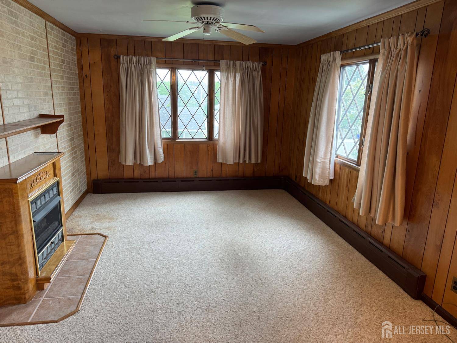 South Amboy, NJ 08879,161 MANOR STREET ST