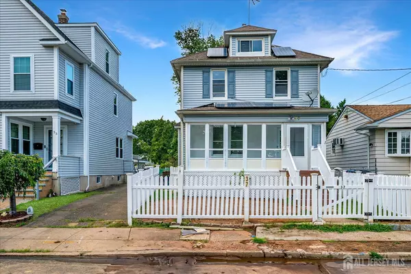 37 Summit AVE, Fords, NJ 08863