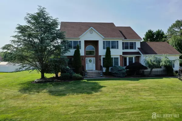 Monroe, NJ 08831,5 Samantha DR